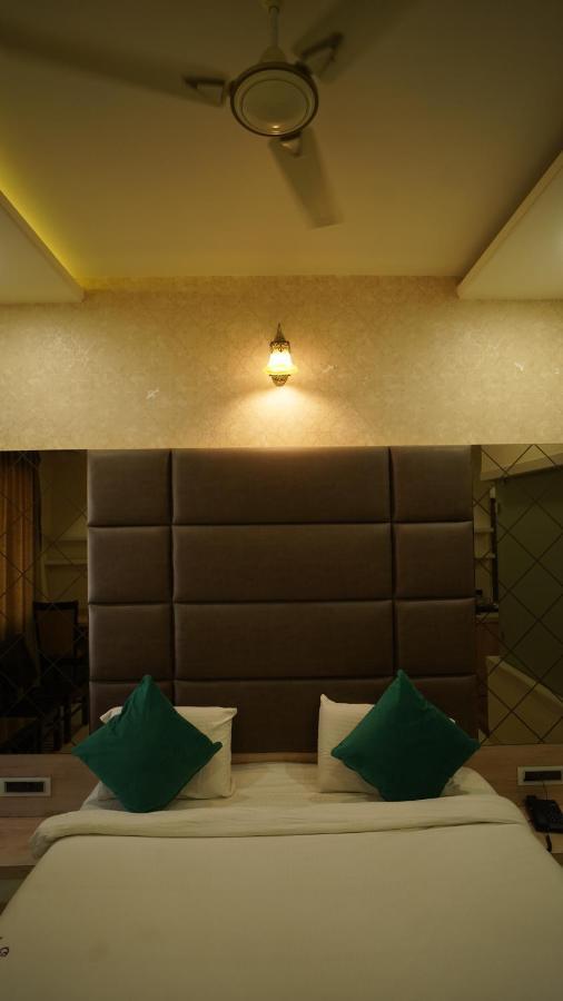 Wisteria Blue Hotel Samarda Kaliasot Ngoại thất bức ảnh