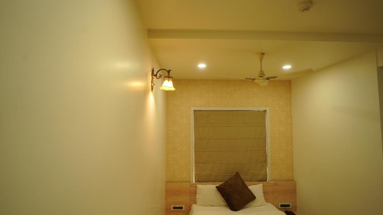 Wisteria Blue Hotel Samarda Kaliasot Ngoại thất bức ảnh